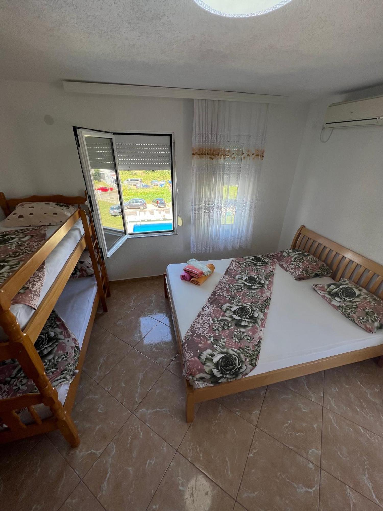 Apartments Zalli อุลซิน ภายนอก รูปภาพ
