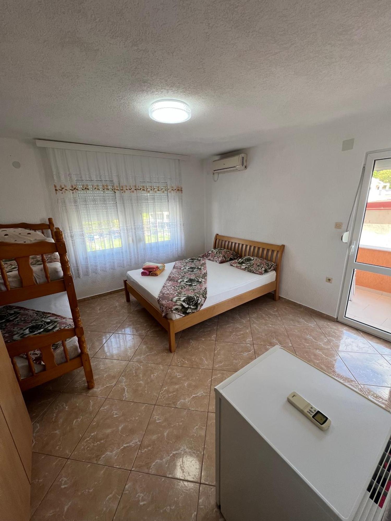 Apartments Zalli อุลซิน ภายนอก รูปภาพ