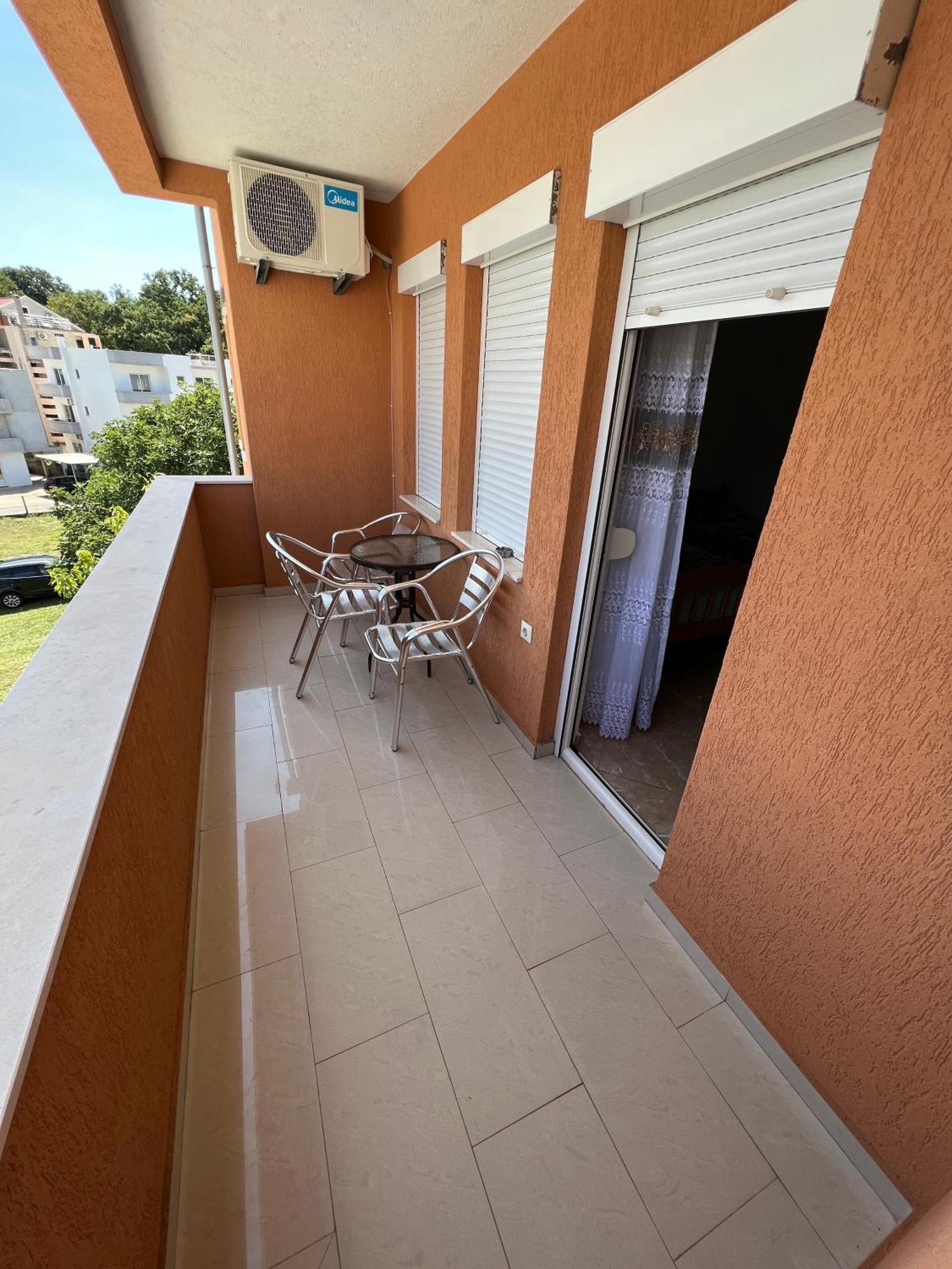 Apartments Zalli อุลซิน ภายนอก รูปภาพ