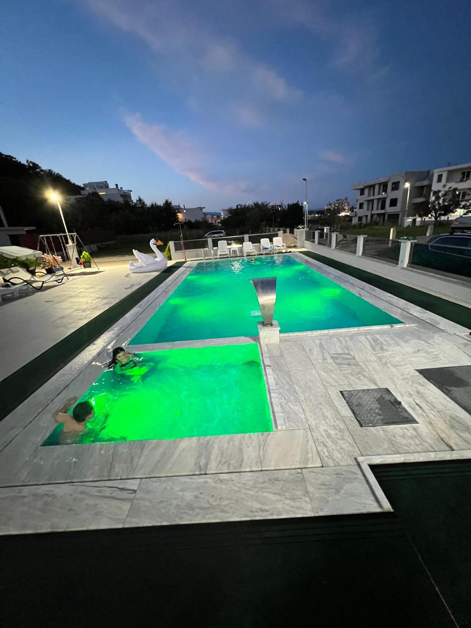 Apartments Zalli อุลซิน ภายนอก รูปภาพ