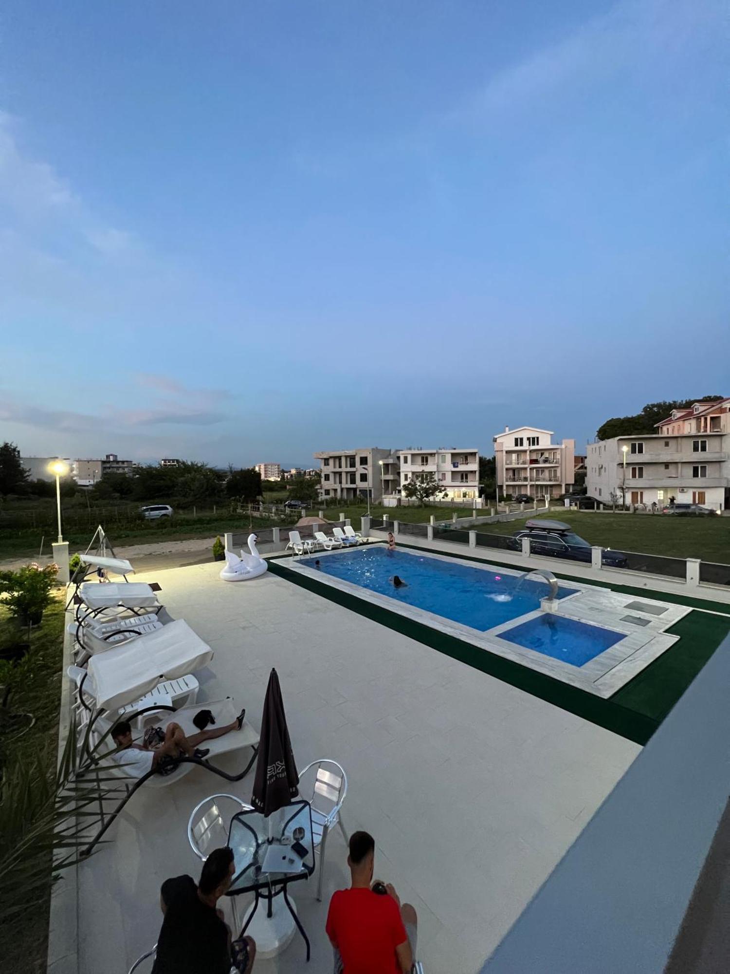 Apartments Zalli อุลซิน ภายนอก รูปภาพ