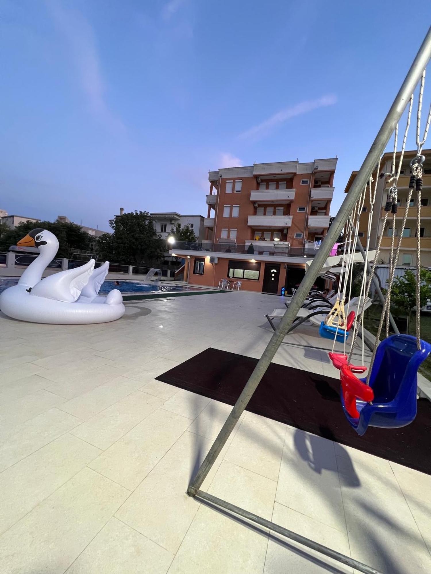 Apartments Zalli อุลซิน ภายนอก รูปภาพ