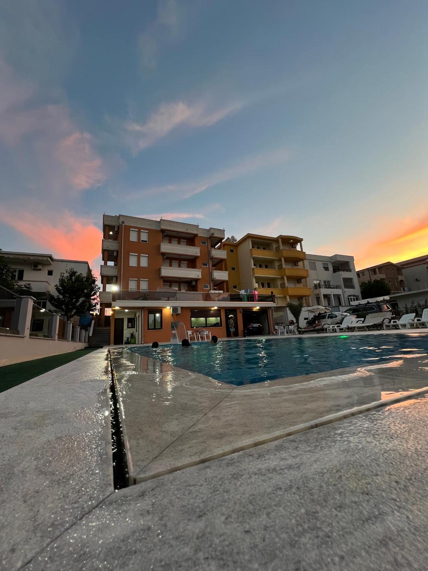 Apartments Zalli อุลซิน ภายนอก รูปภาพ