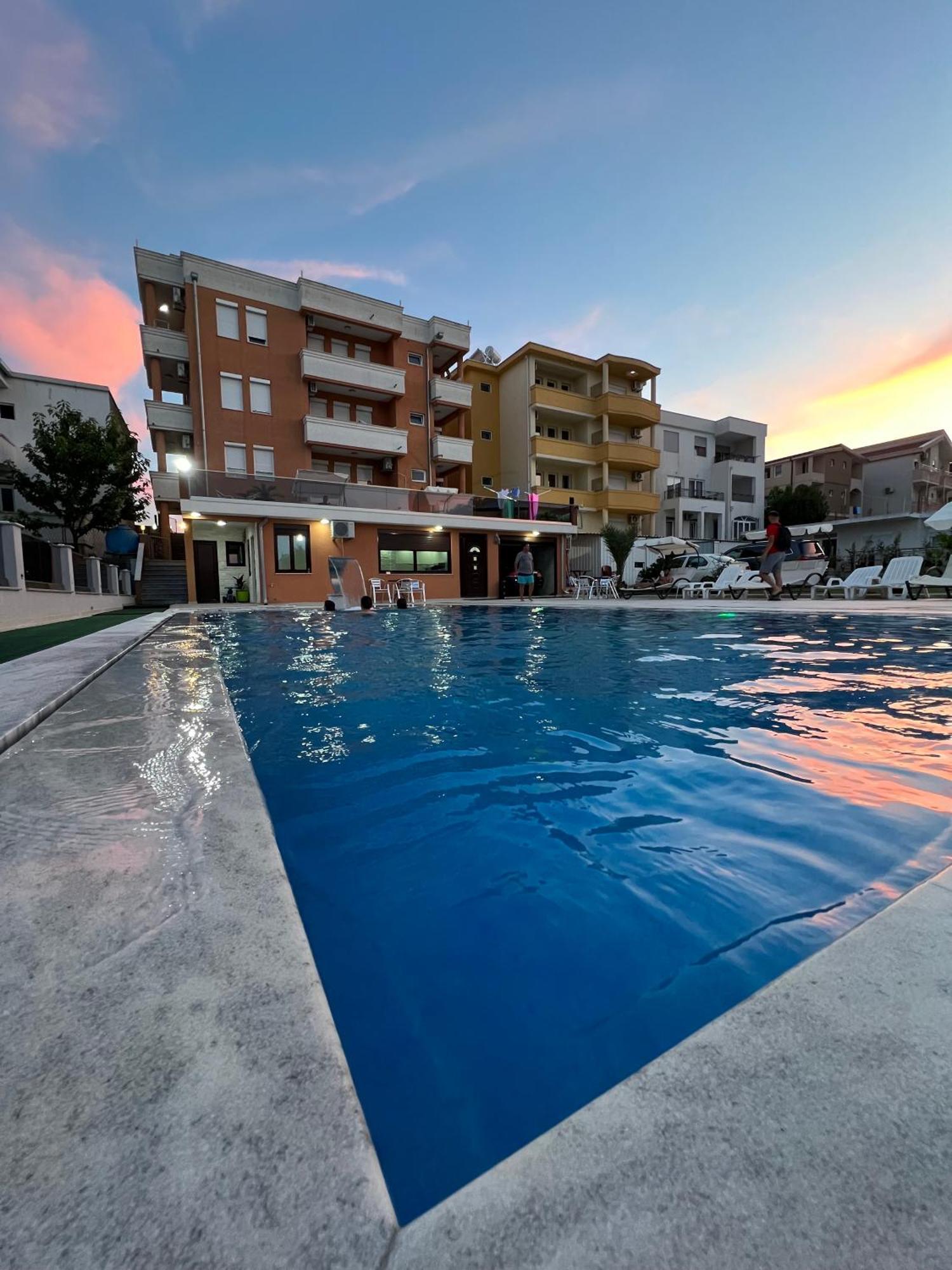 Apartments Zalli อุลซิน ภายนอก รูปภาพ
