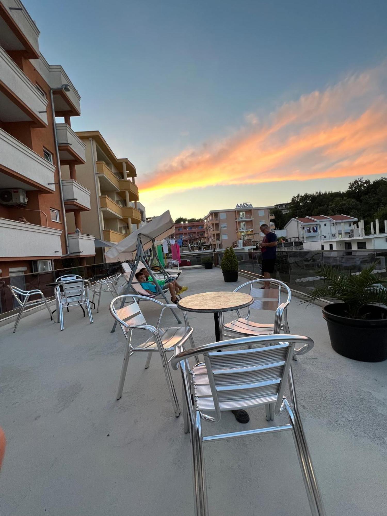 Apartments Zalli อุลซิน ภายนอก รูปภาพ