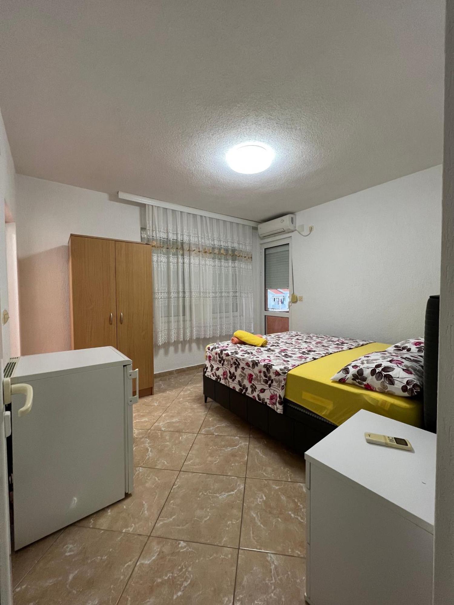 Apartments Zalli อุลซิน ภายนอก รูปภาพ